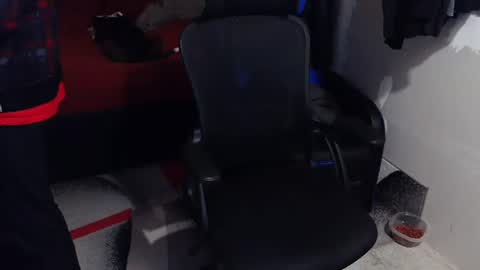 Snapshot of l1v1nth3dr3am chatting on 01.18.26 l1v1nth3dr3am online show from 01.18.26