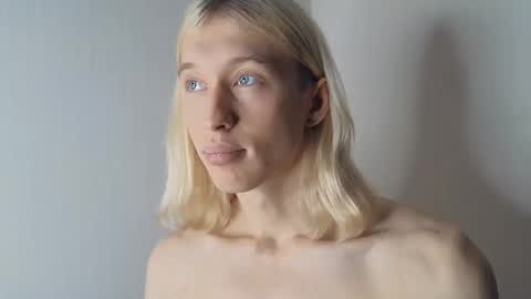 Snapshot of l_adonis_l chatting on 03.05.25 Adonis online show from 03.05.25