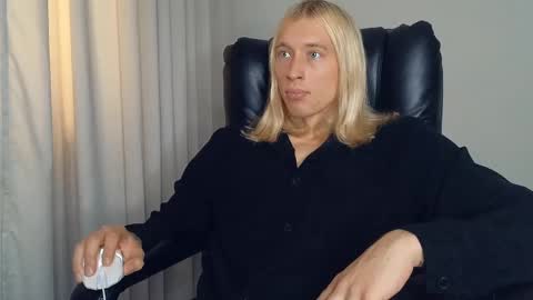 Snapshot of l_adonis_l chatting on 09.09.25 Adonis online show from 09.09.25