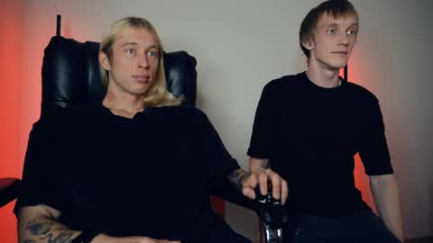 Snapshot of l_adonis_l chatting on 10.12.25 Adonis online show from 10.12.25