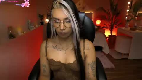 Snapshot of la_monitora chatting on 07.22.26 T A T I A N A online show from 07.22.26