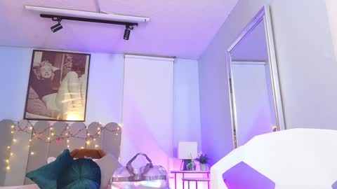Cris  online show from 12.30.24