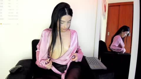 lace_victoria online show from 12.21.24