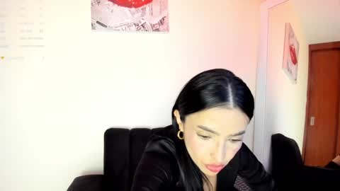 lace_victoria online show from 01.05.25