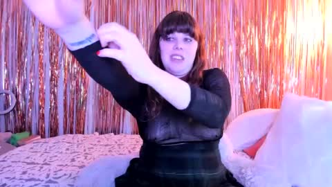 Snapshot of laceylust666 chatting on 12.16.24 Chelsea Poe online show from 12.16.24