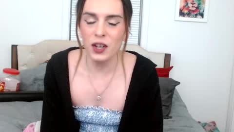 Lacey Phoenix online show from 02.20.25