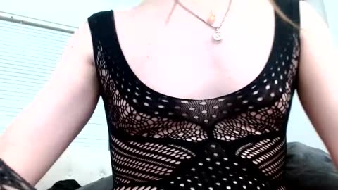 Lacey Phoenix online show from 03.08.25