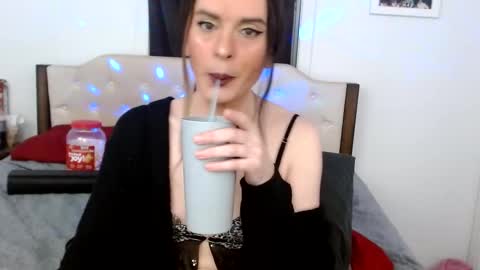 Lacey Phoenix online show from 10.19.25