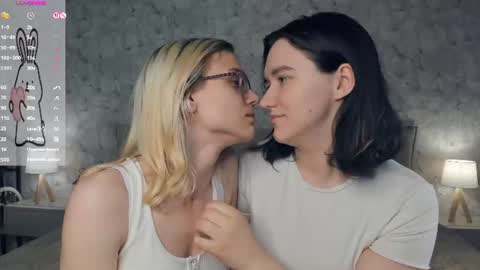 Violet and Isabel online show from 08.06.26