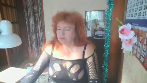 Snapshot of ladamay chatting on 10.09.25 LadaMay online show from 10.09.25