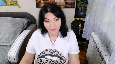 lady_boom_ online show from 11.22.25