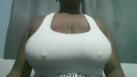 lady_dearra online show from 10.22.25