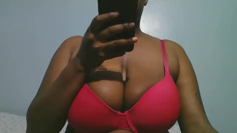 lady_dearra online show from 02.20.26