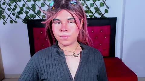 Snapshot of lady_evelynn_ chatting on 10.04.25 Evelynn online show from 10.04.25