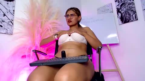 LADY  online show from 01.16.25