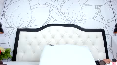 LADY  online show from 02.25.26