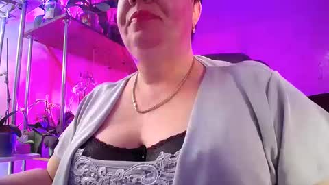 Lady Gloria online show from 02.19.25