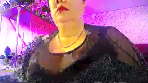 Lady Gloria online show from 05.10.26