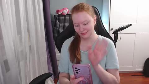 Snapshot of lady_inari chatting on 09.30.25 Angelika online show from 09.30.25