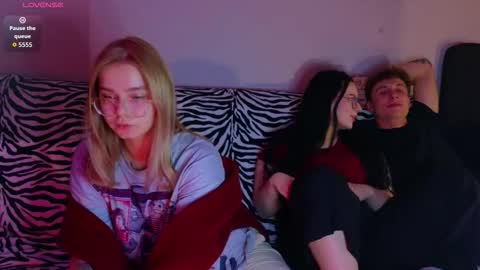 KENDALL  NATHANPVT IS OPEN online show from 10.04.25