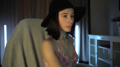 lady_nicolett online show from 09.26.25