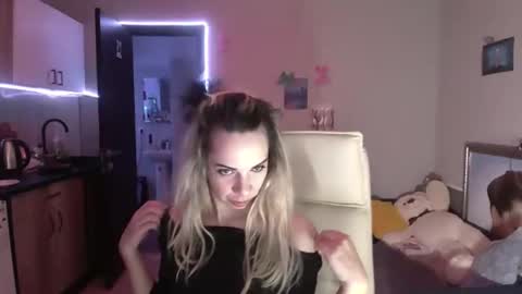 lady_smile69 online show from 11.24.25