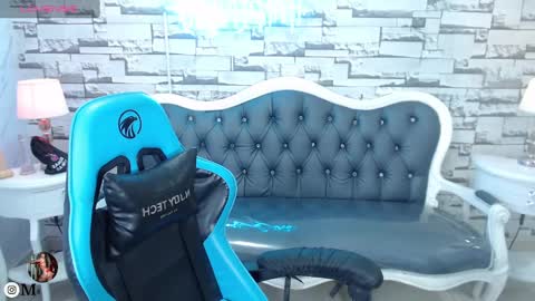 Snapshot of lady_violet_bridgerton_a chatting on 02.20.25 Lady Violet Bridgerton online show from 02.20.25