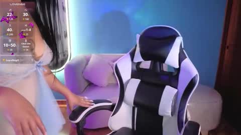 Lady Violet Bridgerton online show from 09.22.25