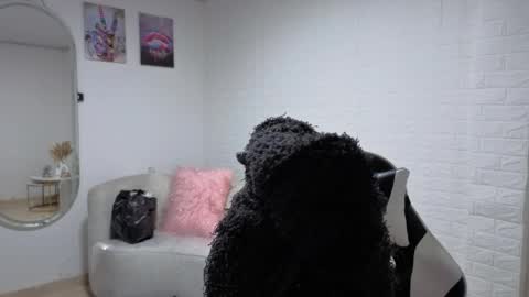 Lady Violet Bridgerton online show from 04.16.26