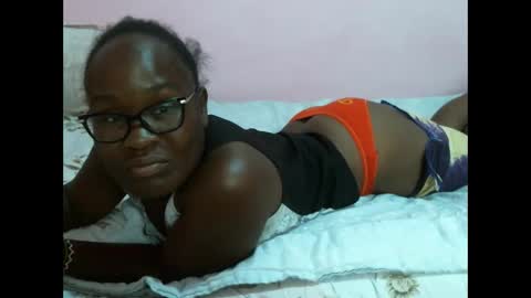 Snapshot of ladyanniee chatting on 12.03.24 Essy online show from 12.03.24
