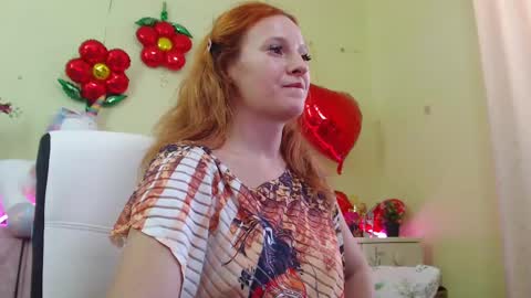 Snapshot of ladybigsmile chatting on 02.22.25 Sima Ladybigsmile online show from 02.22.25