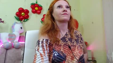 Snapshot of ladybigsmile chatting on 02.22.25 Sima Ladybigsmile online show from 02.22.25