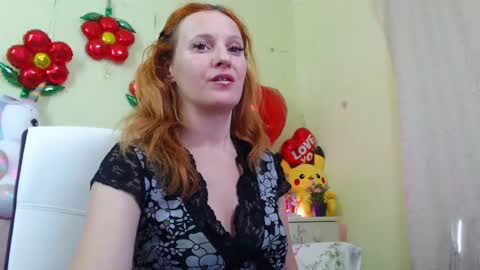 Snapshot of ladybigsmile chatting on 02.25.25 Sima Ladybigsmile online show from 02.25.25