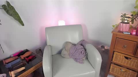 Snapshot of ladyboyhomemaker chatting on 02.10.26 ladyboyhomemaker online show from 02.10.26