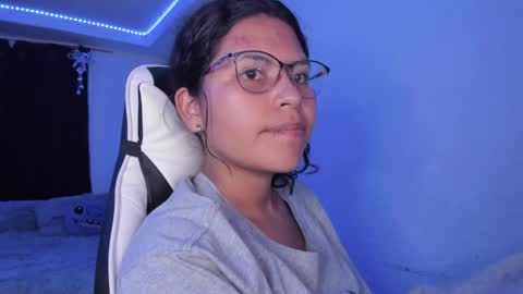 Snapshot of ladybrown_16 chatting on 12.16.24 Lady online show from 12.16.24