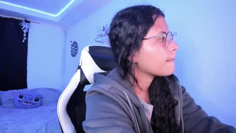 Snapshot of ladybrown_16 chatting on 12.16.24 Lady online show from 12.16.24