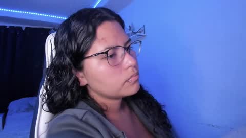 Snapshot of ladybrown_16 chatting on 12.17.24 Lady online show from 12.17.24