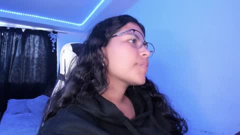 Snapshot of ladybrown_16 chatting on 12.21.24 Lady online show from 12.21.24