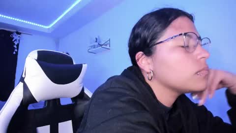 Snapshot of ladybrown_16 chatting on 12.23.24 Lady online show from 12.23.24