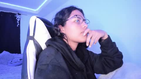 Snapshot of ladybrown_16 chatting on 12.23.24 Lady online show from 12.23.24