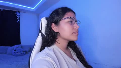 Snapshot of ladybrown_16 chatting on 12.29.24 Lady online show from 12.29.24