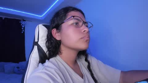 Snapshot of ladybrown_16 chatting on 12.29.24 Lady online show from 12.29.24