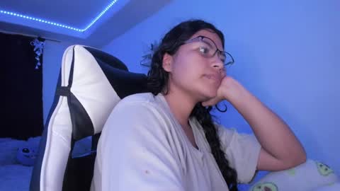 Snapshot of ladybrown_16 chatting on 12.29.24 Lady online show from 12.29.24