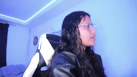 Snapshot of ladybrown_16 chatting on 01.24.25 Lady online show from 01.24.25