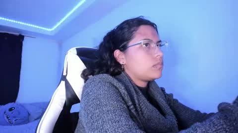 Snapshot of ladybrown_16 chatting on 01.25.25 Lady online show from 01.25.25