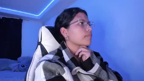 Snapshot of ladybrown_16 chatting on 01.26.25 Lady online show from 01.26.25