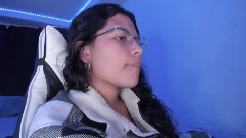 Snapshot of ladybrown_16 chatting on 01.26.25 Lady online show from 01.26.25