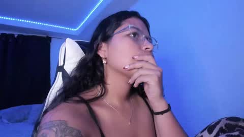 Snapshot of ladybrown_16 chatting on 02.01.25 Lady online show from 02.01.25