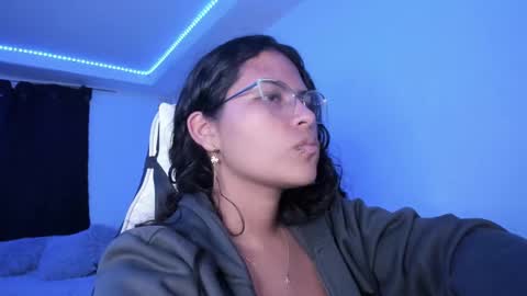 Snapshot of ladybrown_16 chatting on 02.01.25 Lady online show from 02.01.25