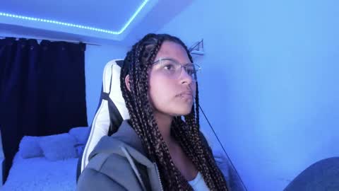 Snapshot of ladybrown_16 chatting on 02.05.25 Lady online show from 02.05.25